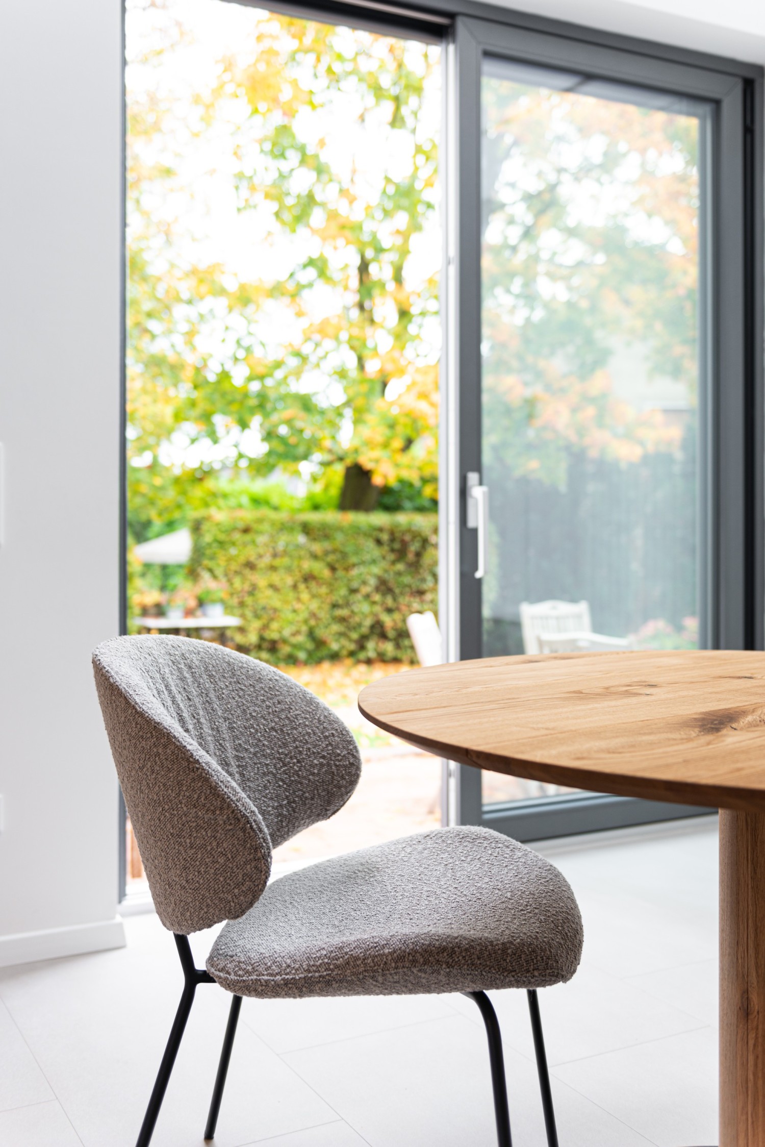 Grey Alvaro chair KFF at Domino round table ASCO