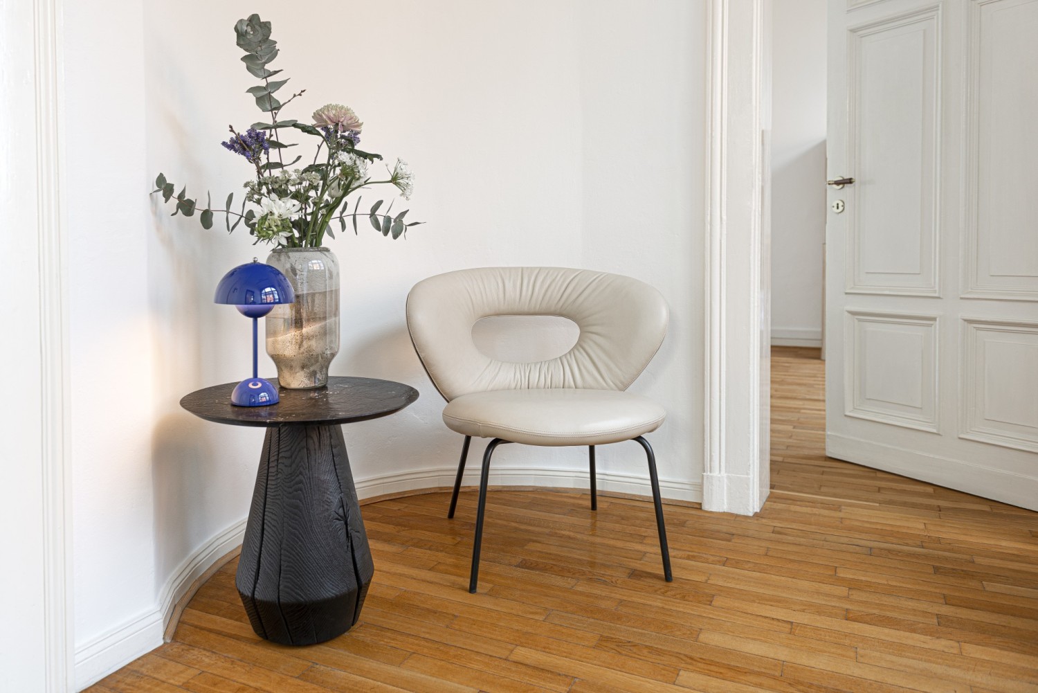 Weißer Alice  Lounge KFF neben Ivy Beistelltisch ASCO